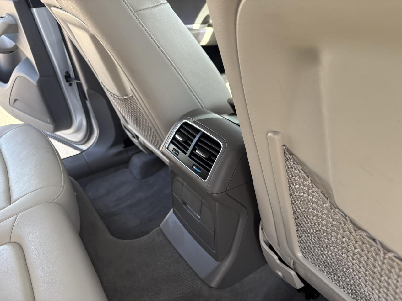Audi Q5 quattro 4dr 2.0T Premium Plus 2011