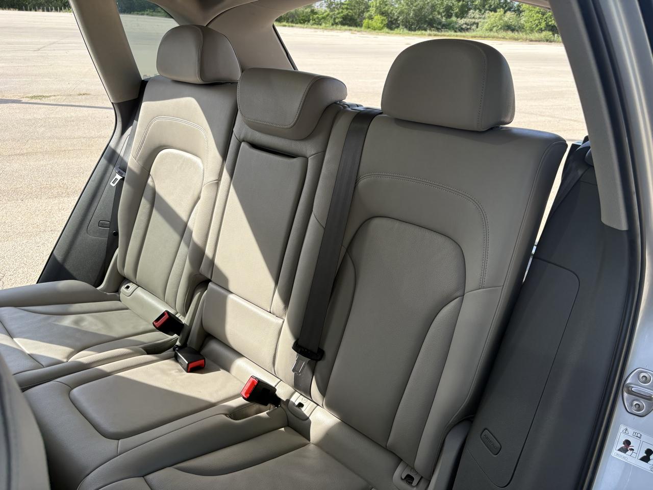 Audi Q5 quattro 4dr 2.0T Premium Plus 2011