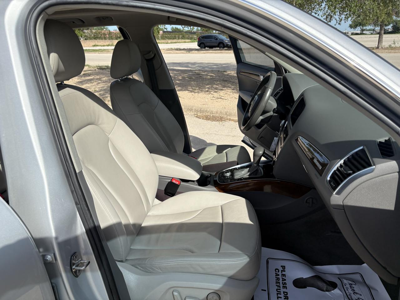 Audi Q5 quattro 4dr 2.0T Premium Plus 2011