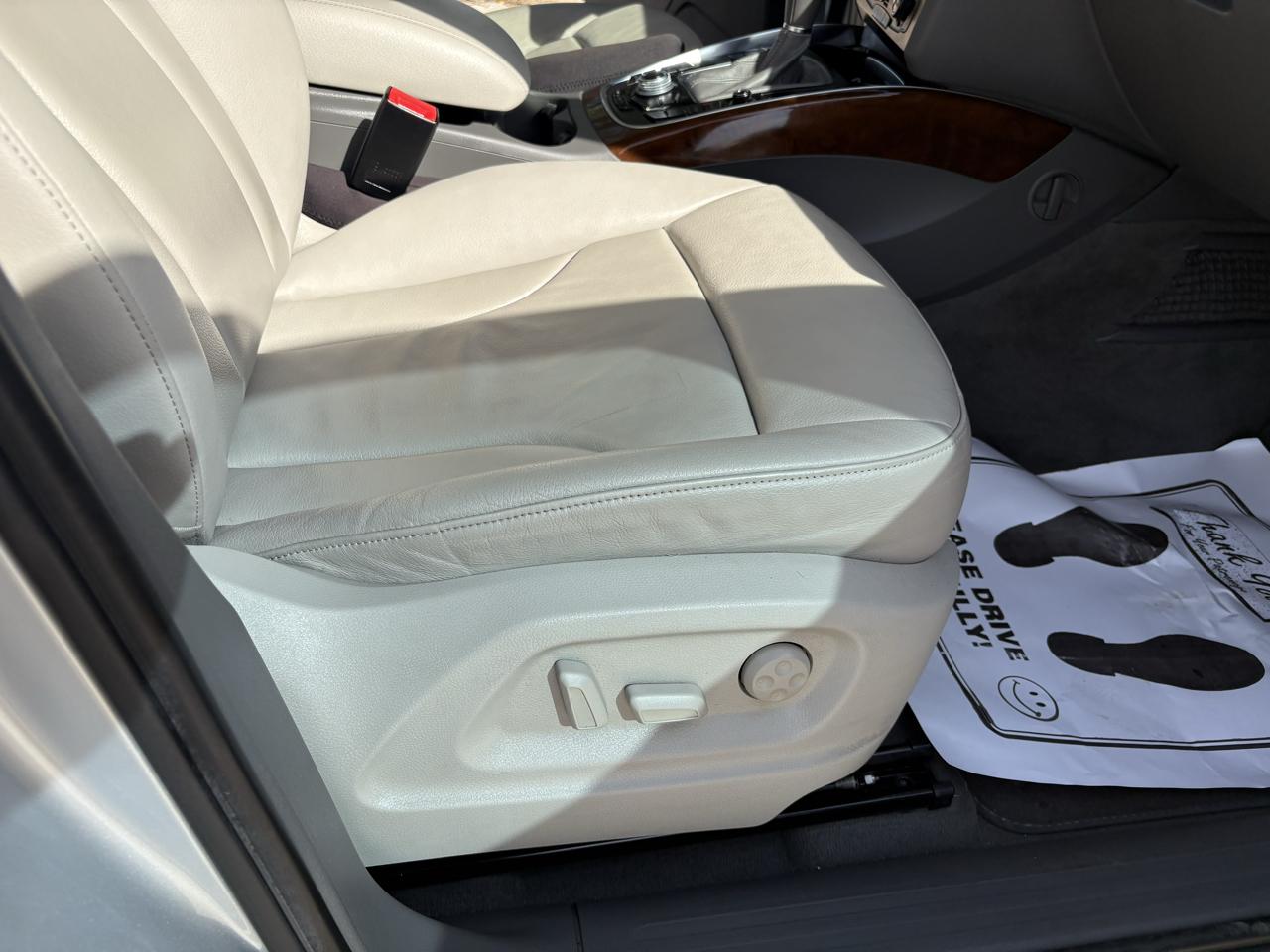 Audi Q5 quattro 4dr 2.0T Premium Plus 2011