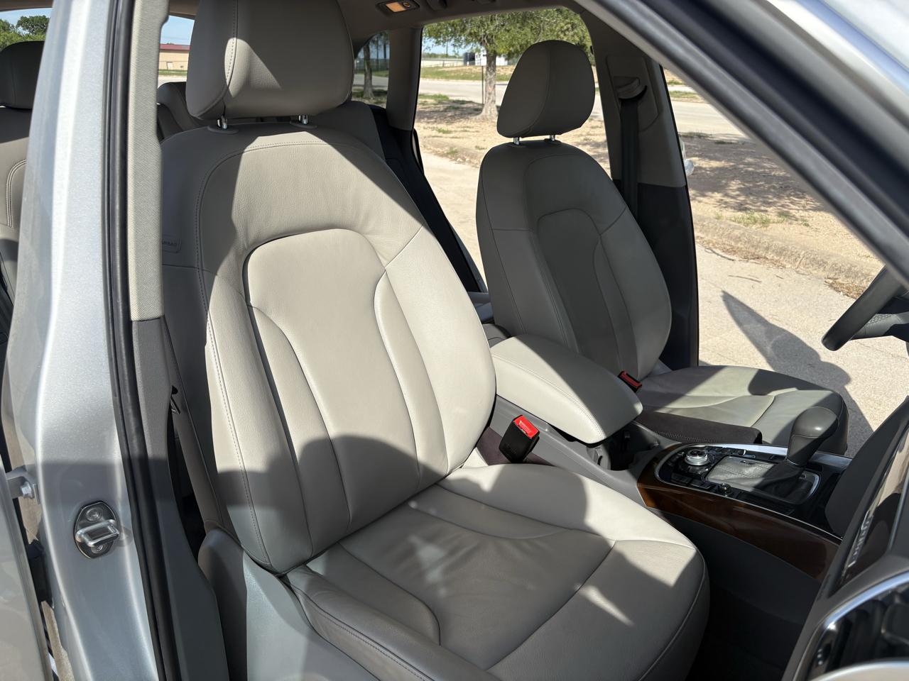 Audi Q5 quattro 4dr 2.0T Premium Plus 2011