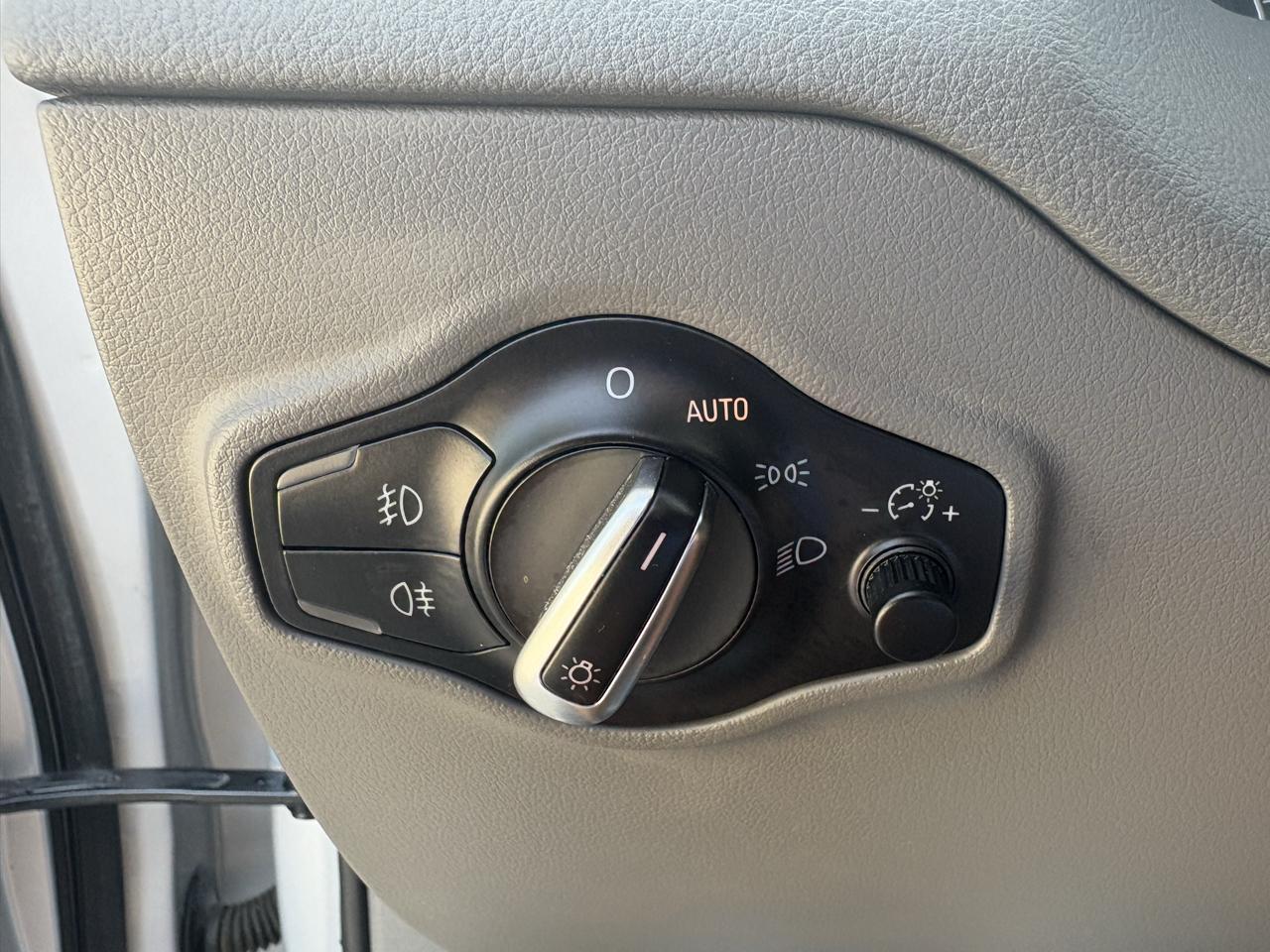 Audi Q5 quattro 4dr 2.0T Premium Plus 2011