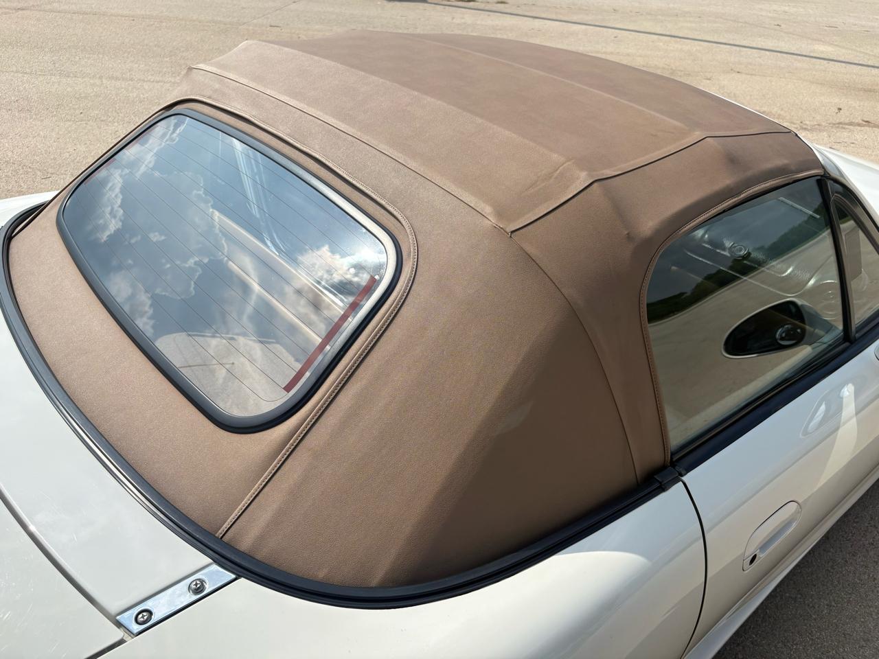 Mazda MX-5 Miata 2dr Conv SE Special Edition 2000
