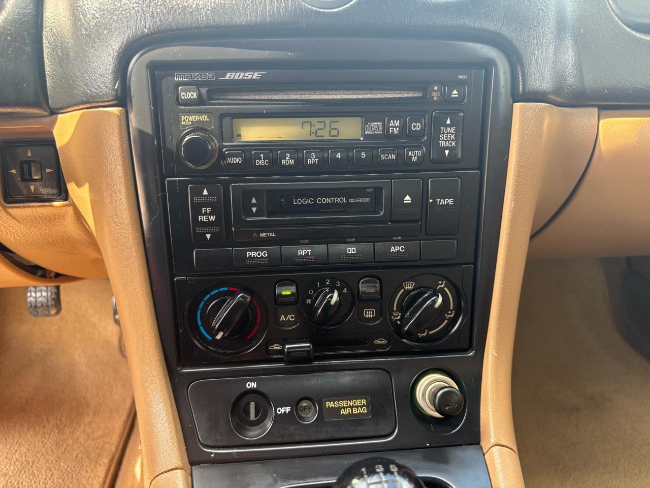 Mazda MX-5 Miata 2dr Conv SE Special Edition 2000