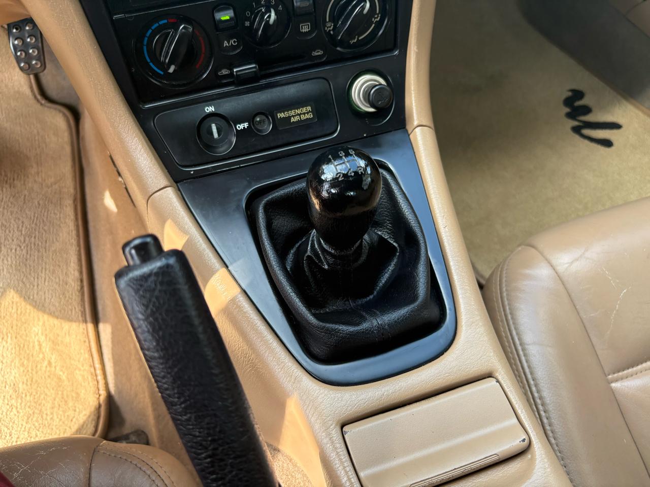 Mazda MX-5 Miata 2dr Conv SE Special Edition 2000