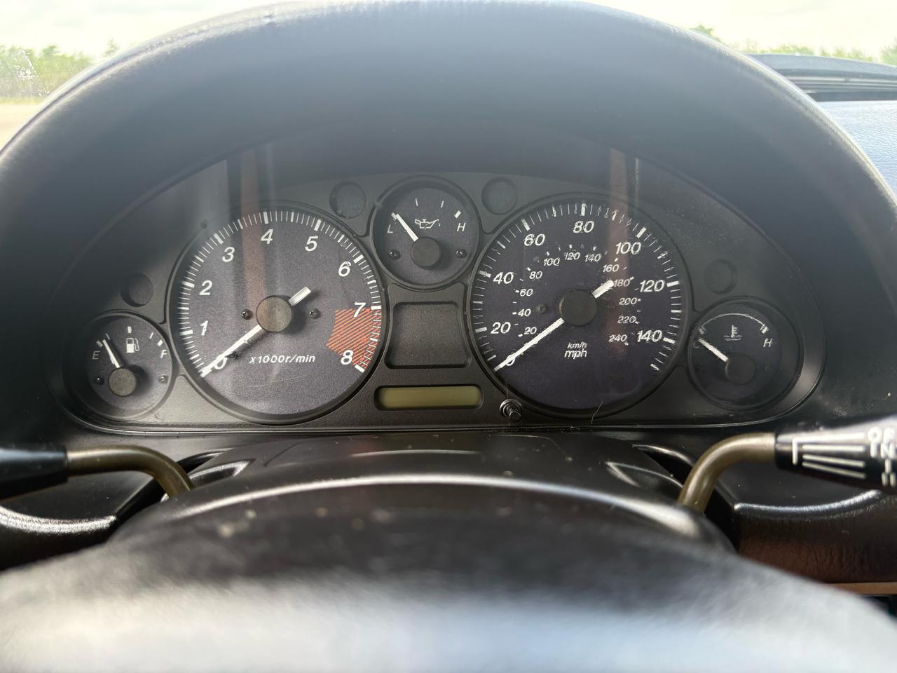 Mazda MX-5 Miata 2dr Conv SE Special Edition 2000