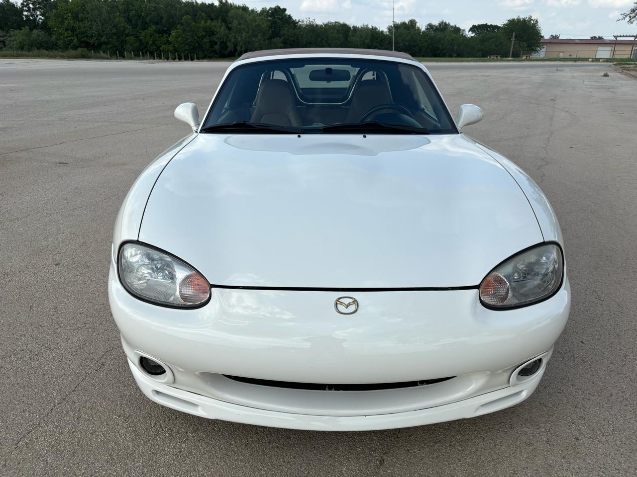 Mazda MX-5 Miata 2dr Conv SE Special Edition 2000