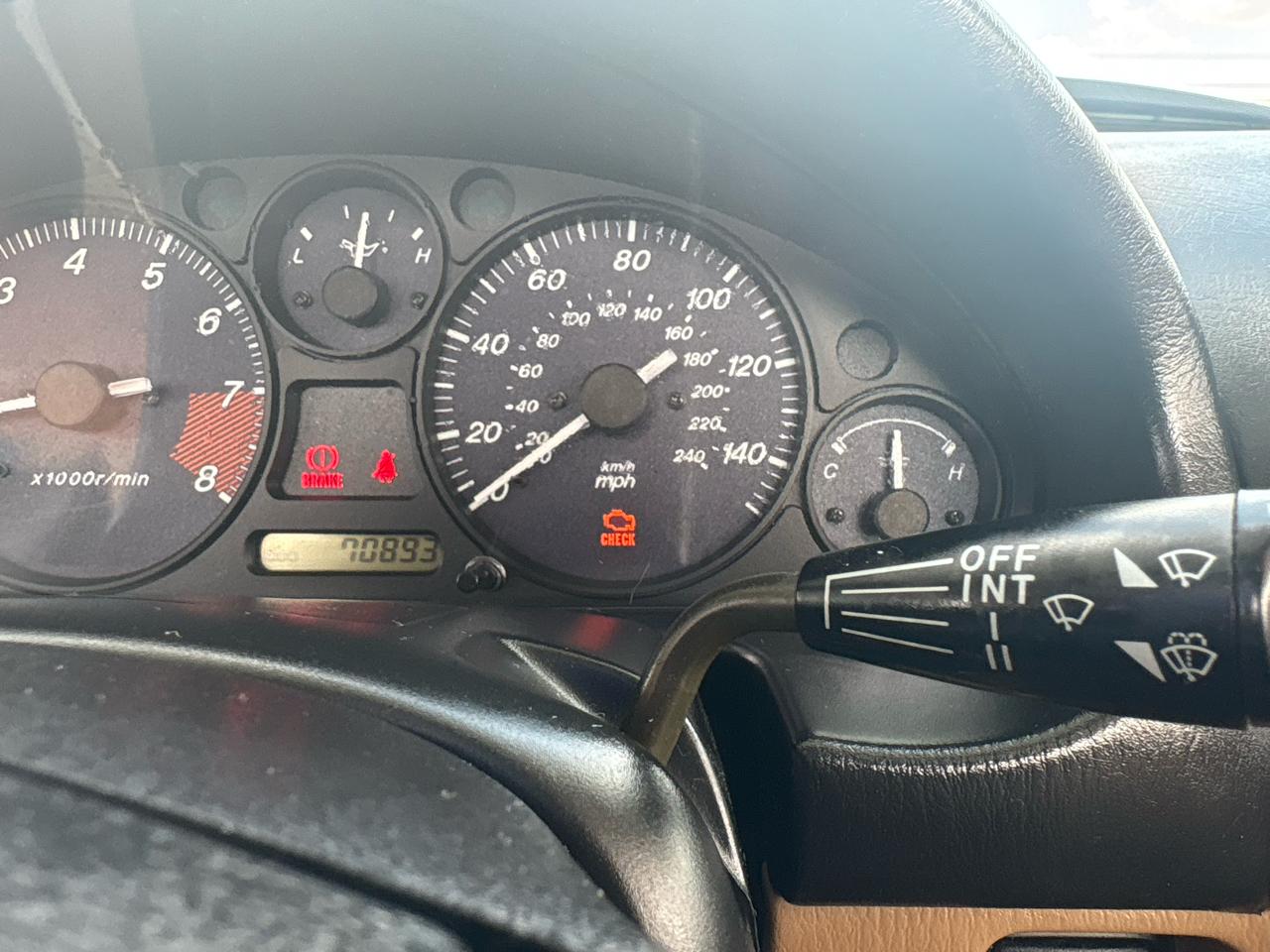 Mazda MX-5 Miata 2dr Conv SE Special Edition 2000
