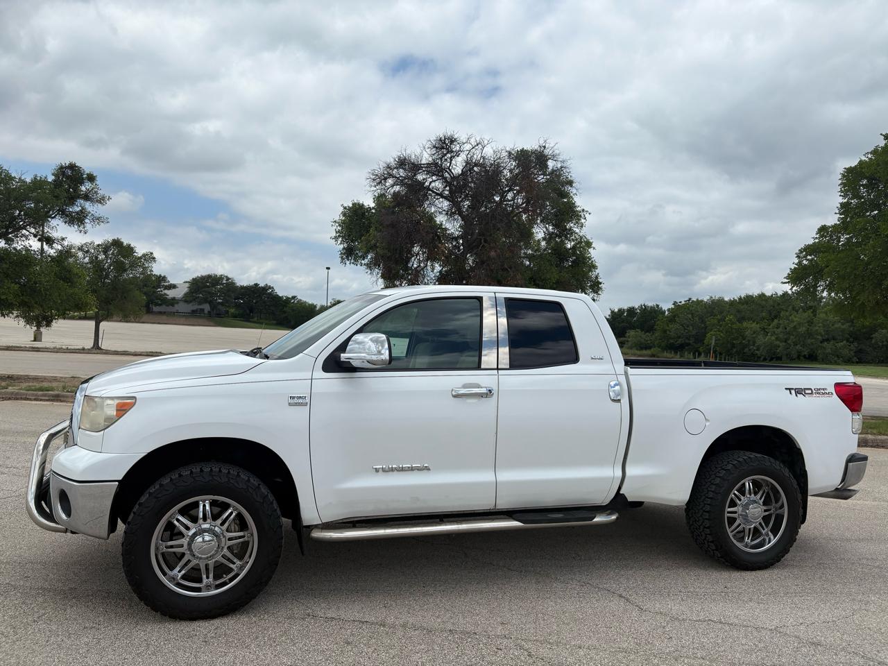 Toyota Tundra 2WD Truck  2010