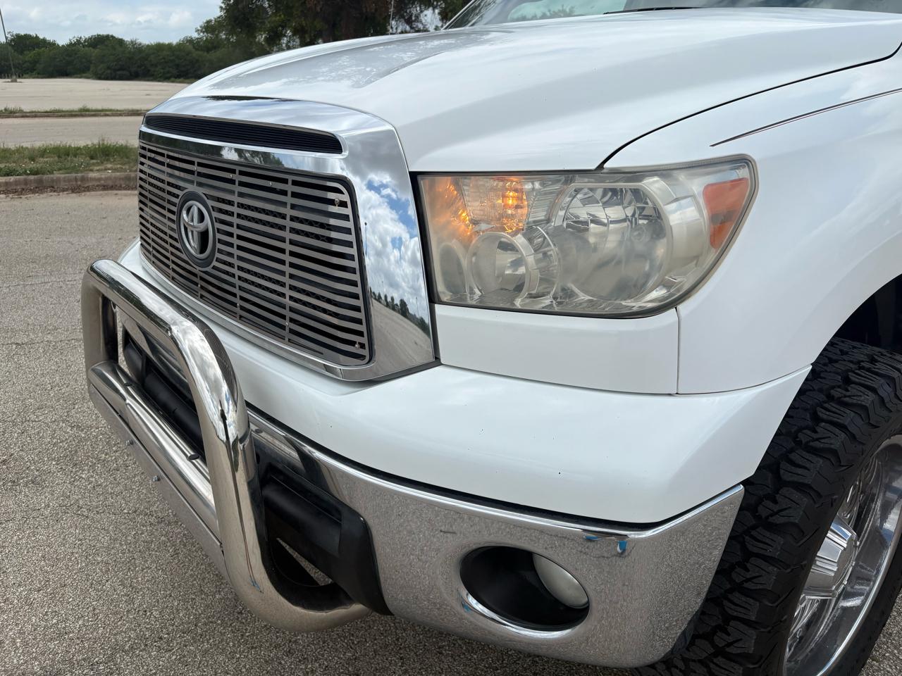 Toyota Tundra 2WD Truck  2010