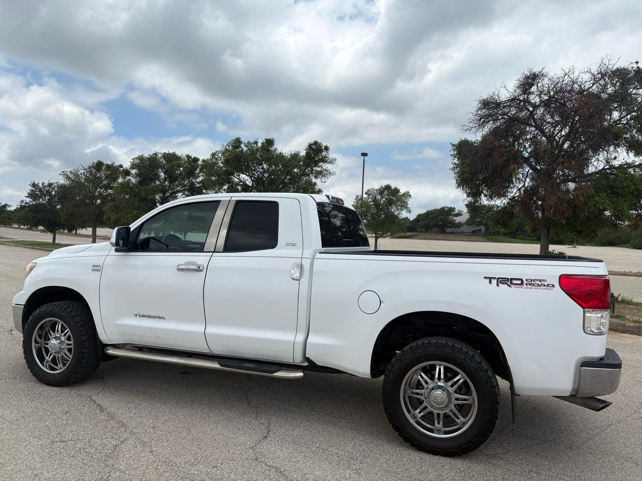 Toyota Tundra 2WD Truck  2010
