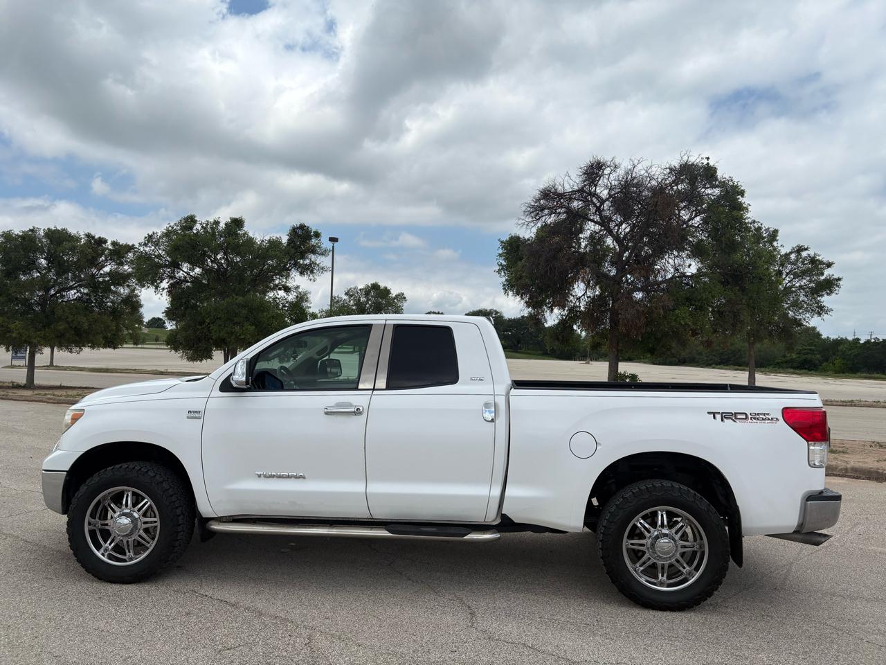 Toyota Tundra 2WD Truck  2010