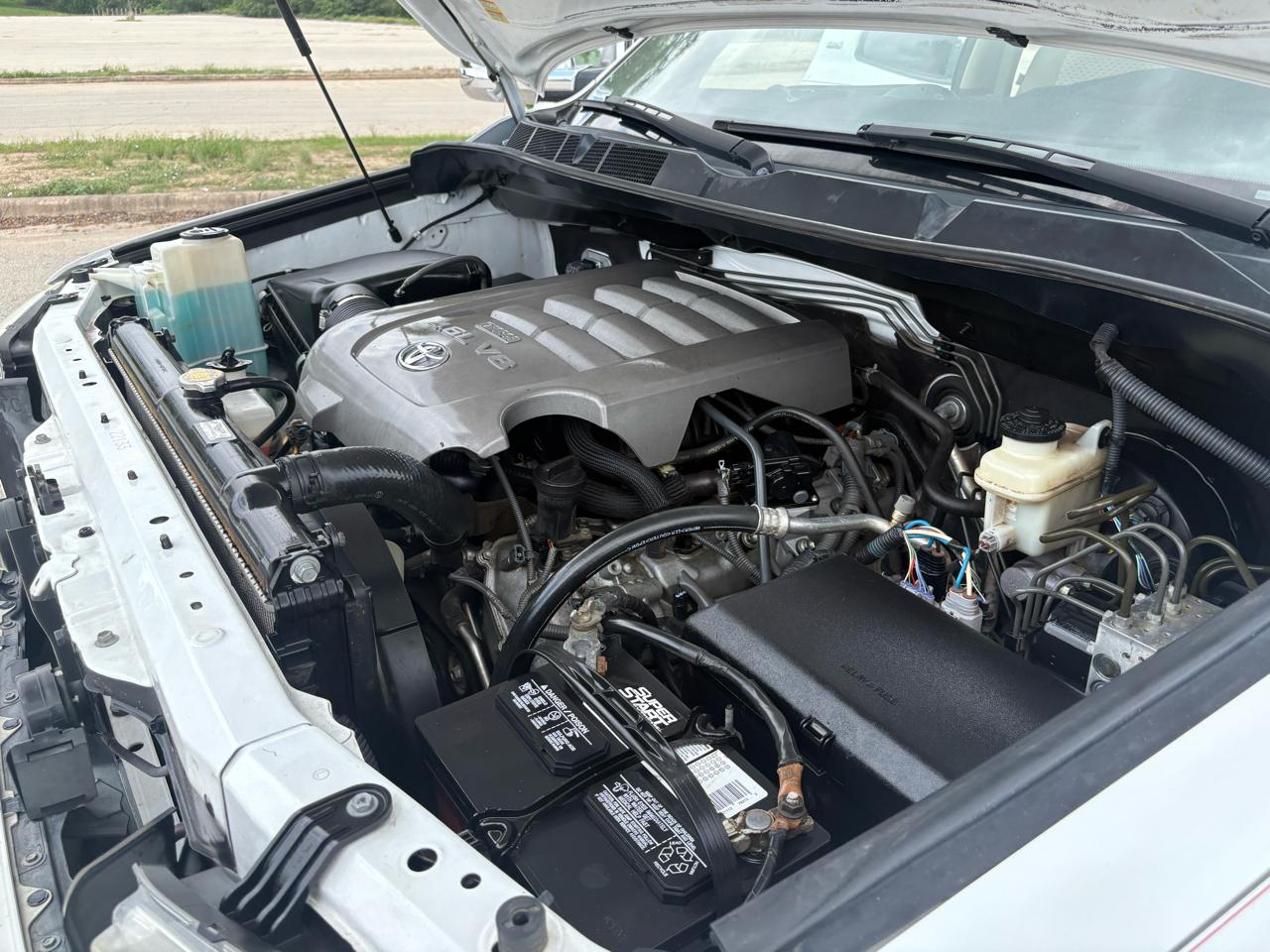 Toyota Tundra 2WD Truck  2010