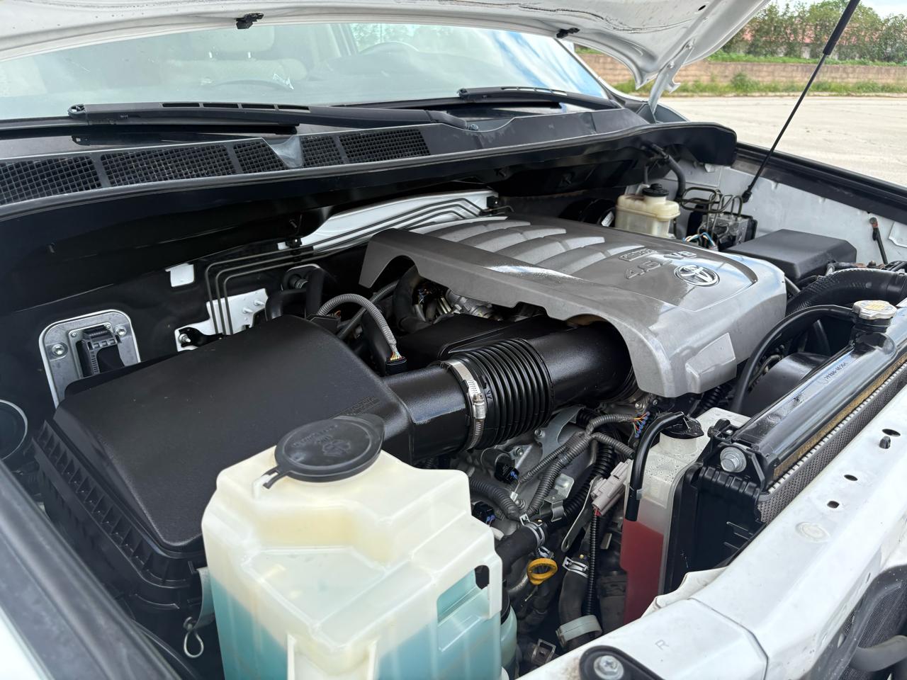 Toyota Tundra 2WD Truck  2010