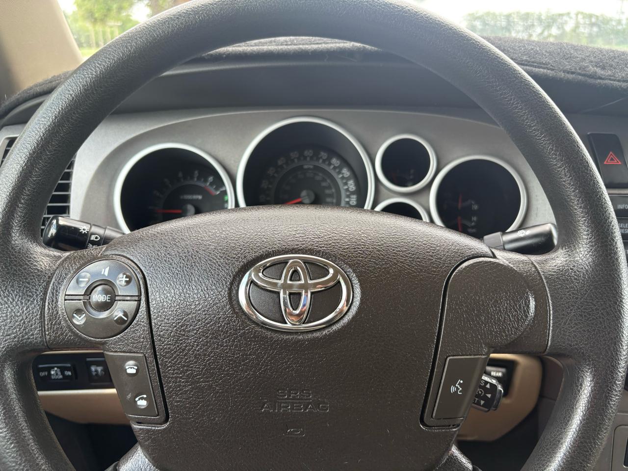 Toyota Tundra 2WD Truck  2010