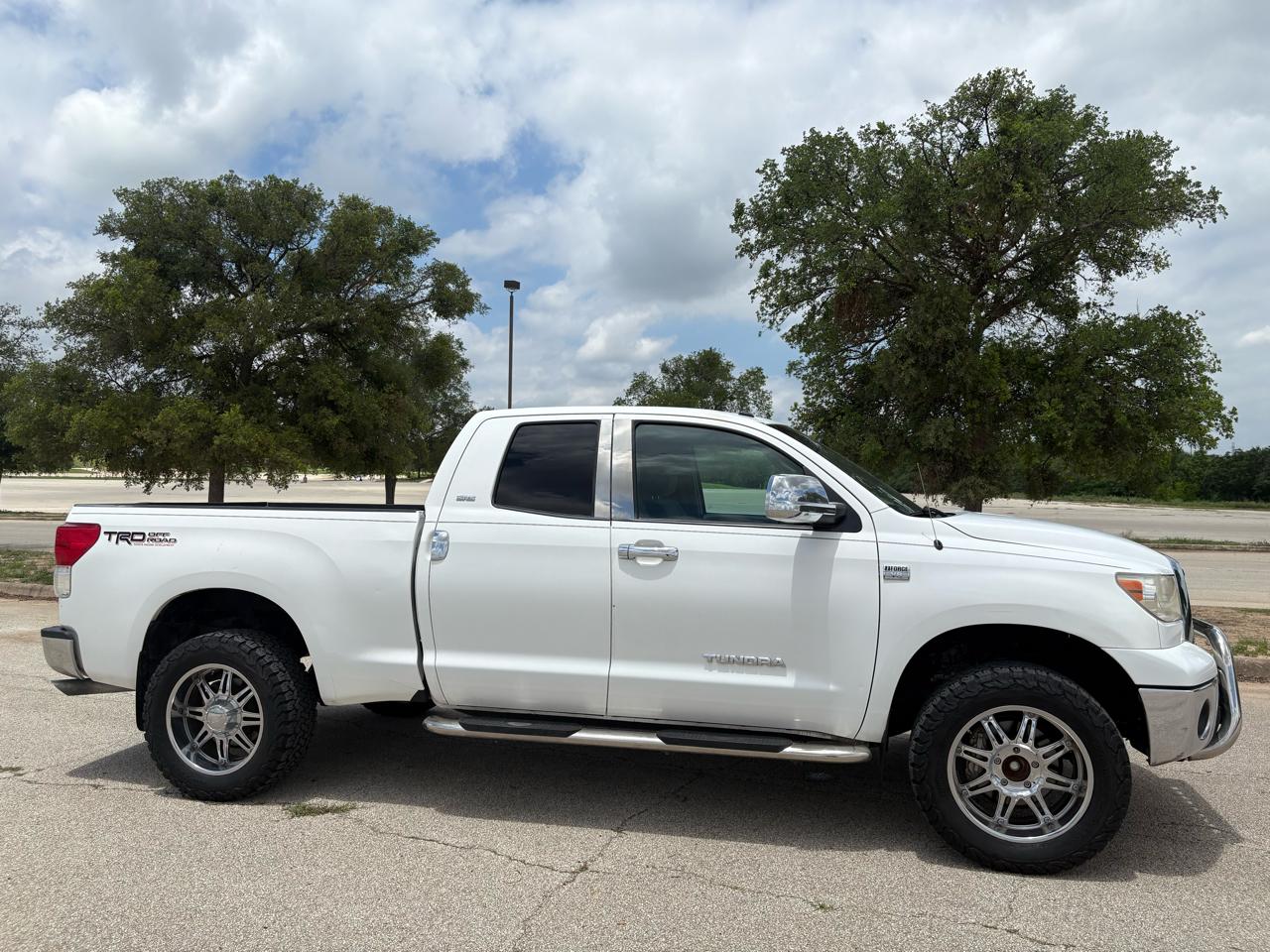 Toyota Tundra 2WD Truck  2010