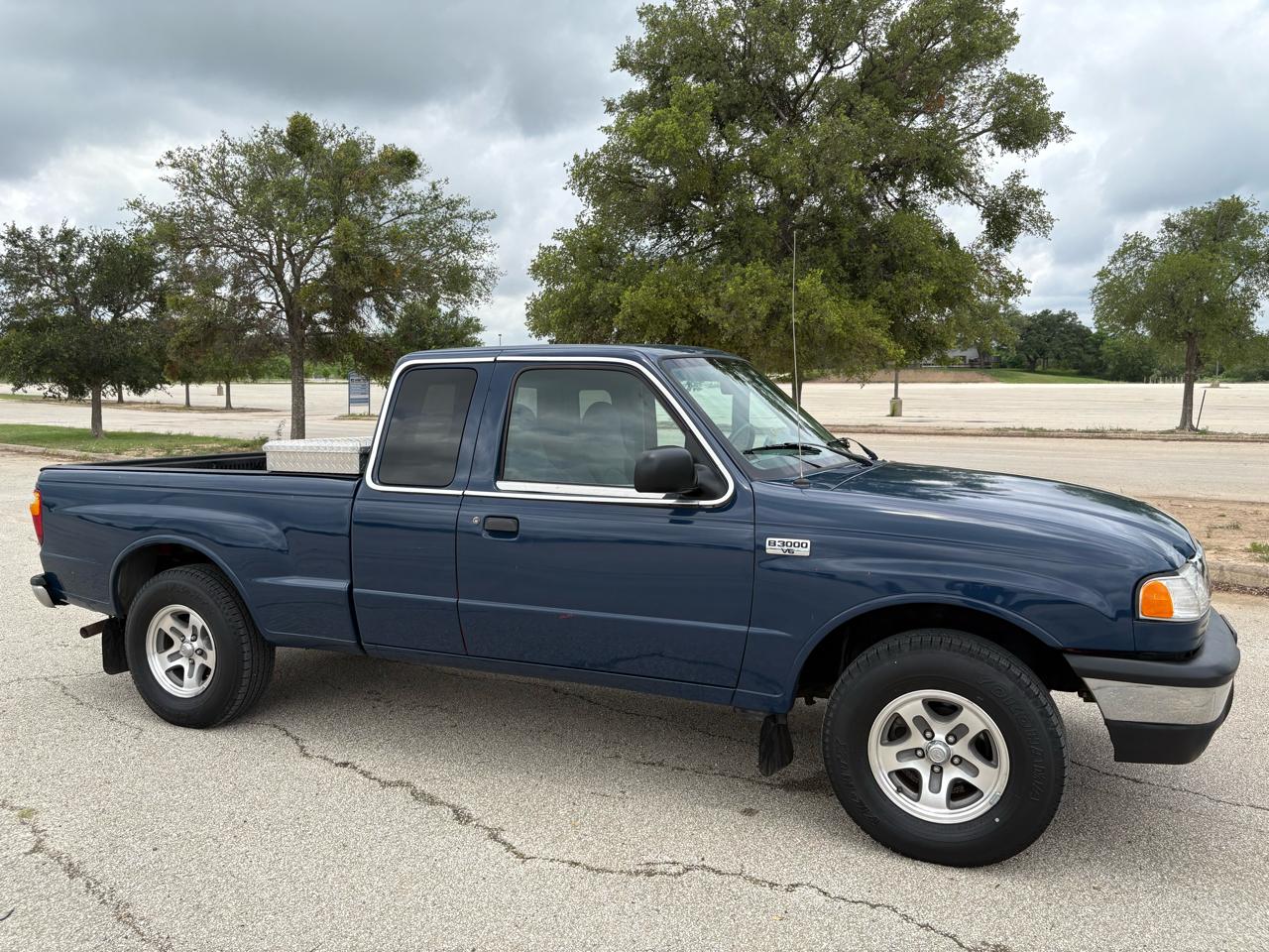 Mazda B-Series 2WD Truck  2001