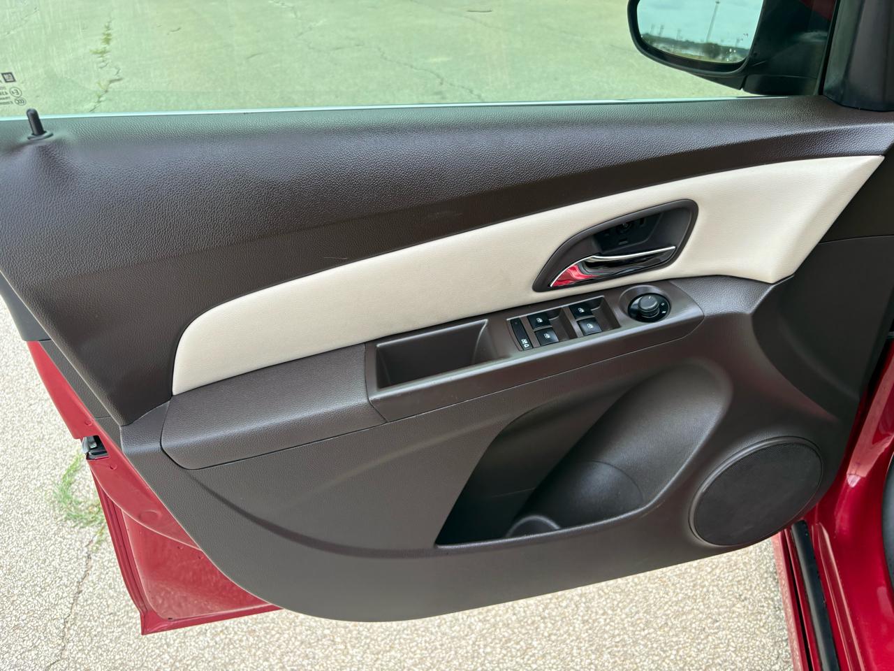 Chevrolet Cruze 4dr Sdn LTZ 2012