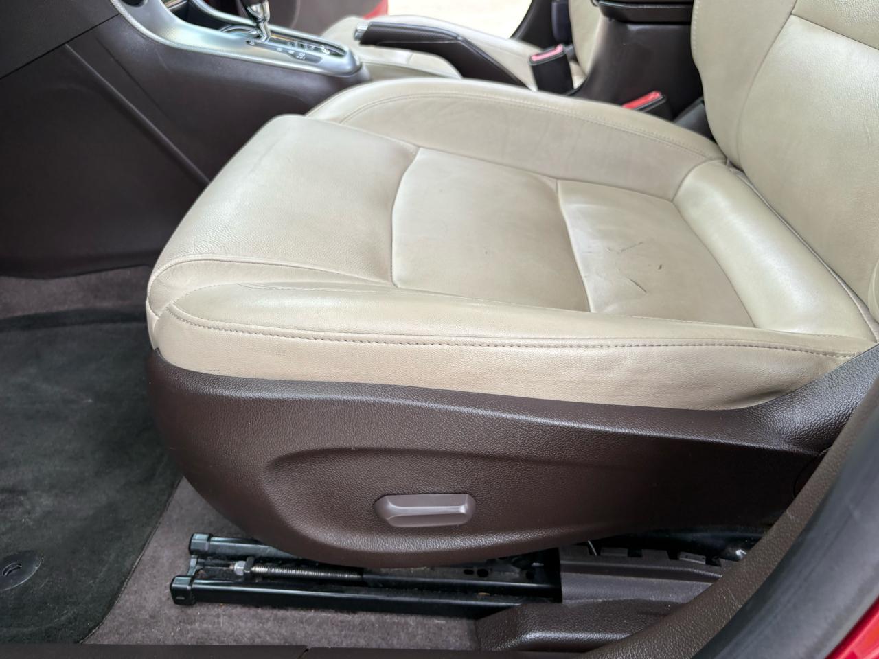 Chevrolet Cruze 4dr Sdn LTZ 2012