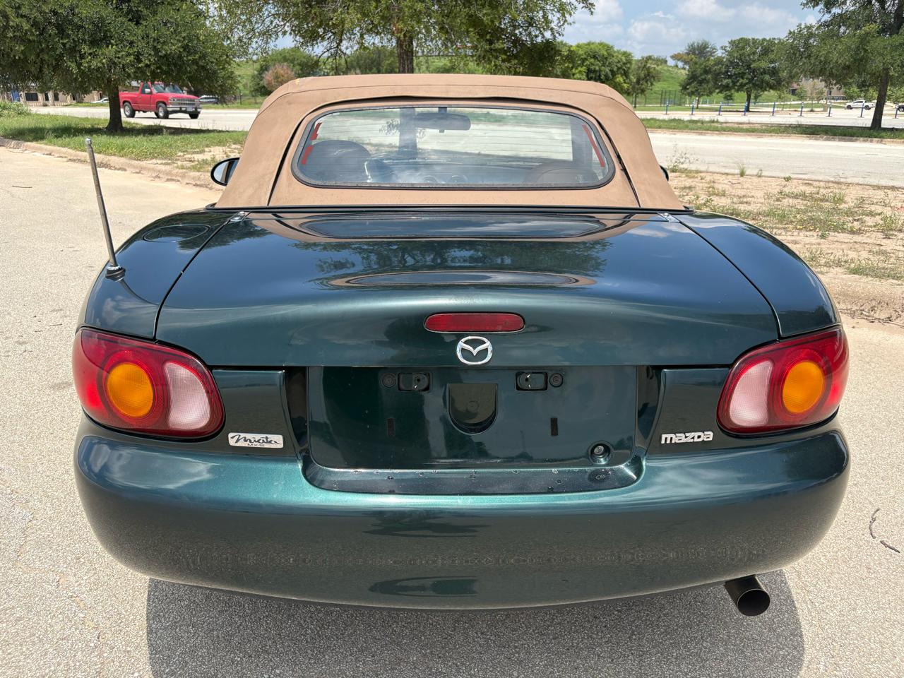 Mazda MX-5 Miata 2dr Convertible 1999
