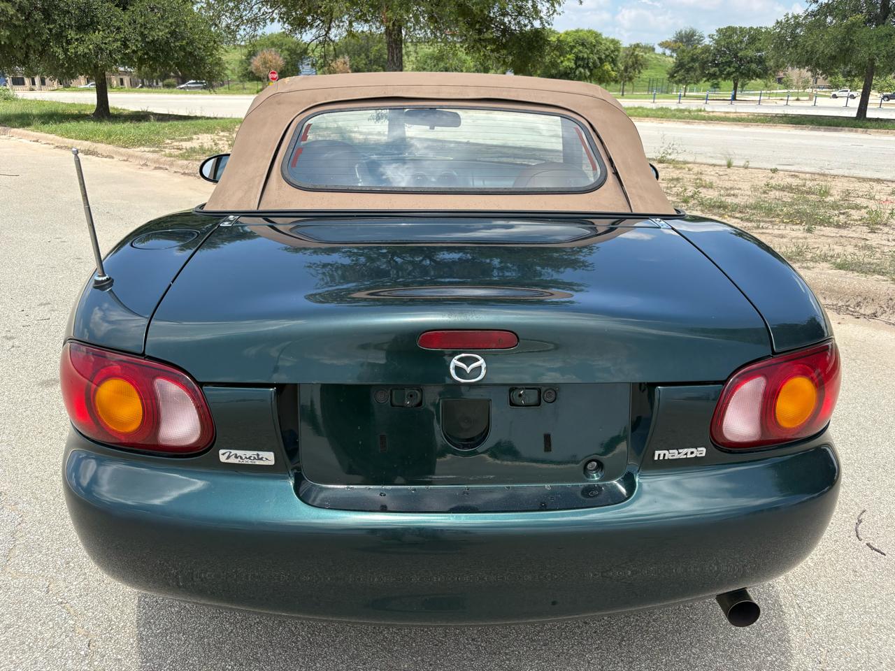 Mazda MX-5 Miata 2dr Convertible 1999