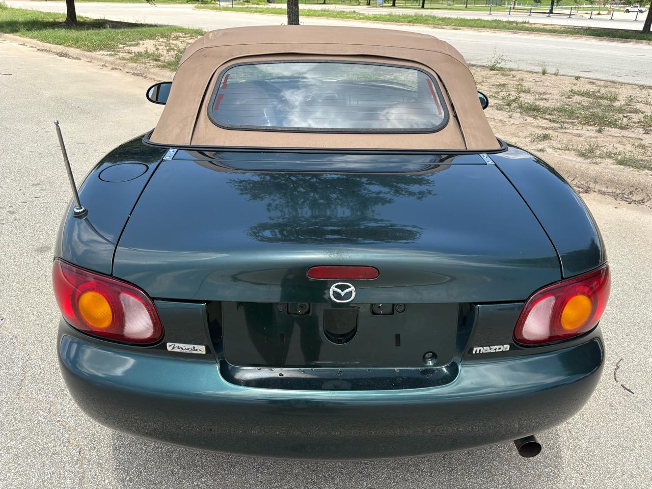 Mazda MX-5 Miata 2dr Convertible 1999