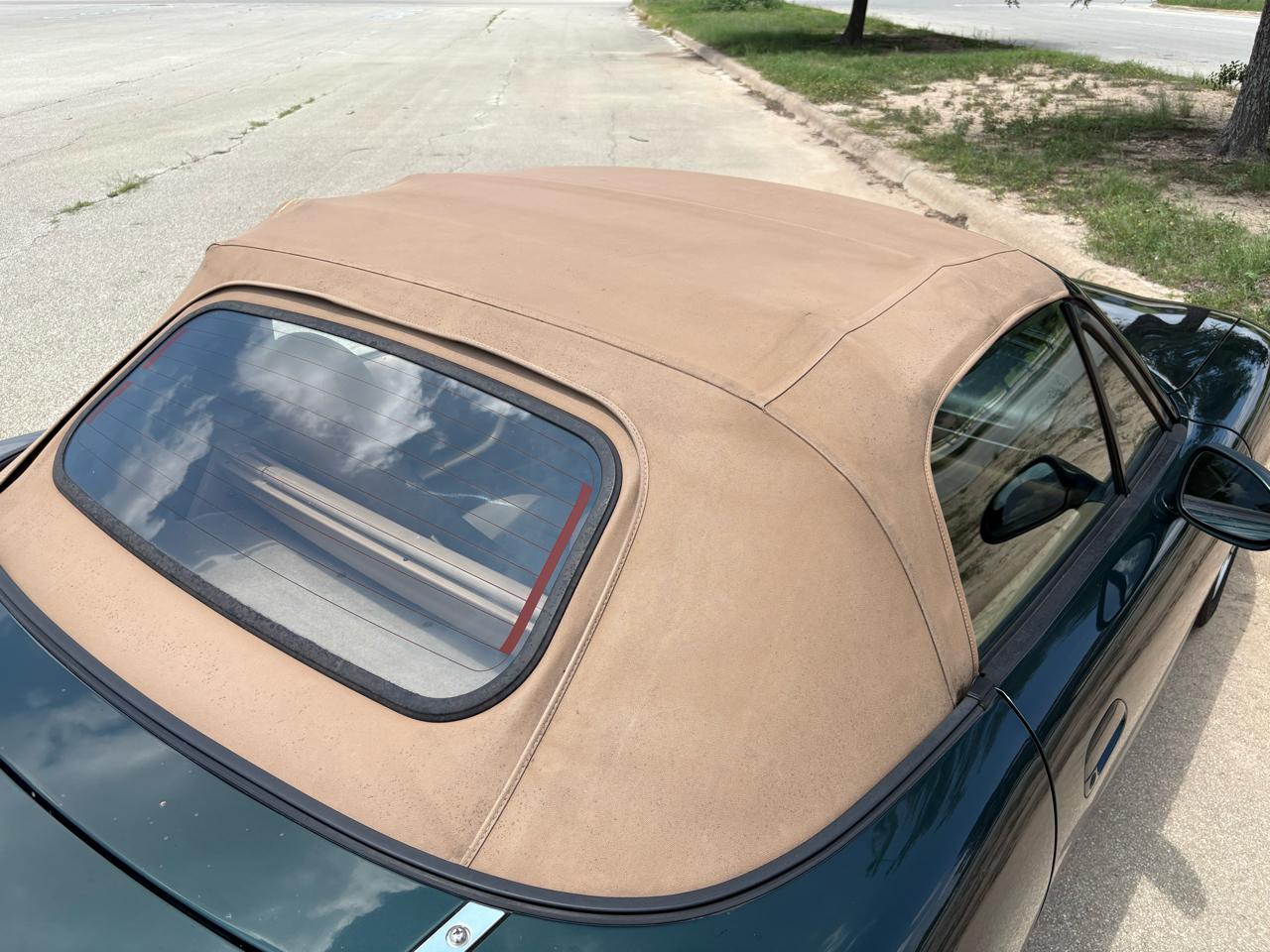 Mazda MX-5 Miata 2dr Convertible 1999