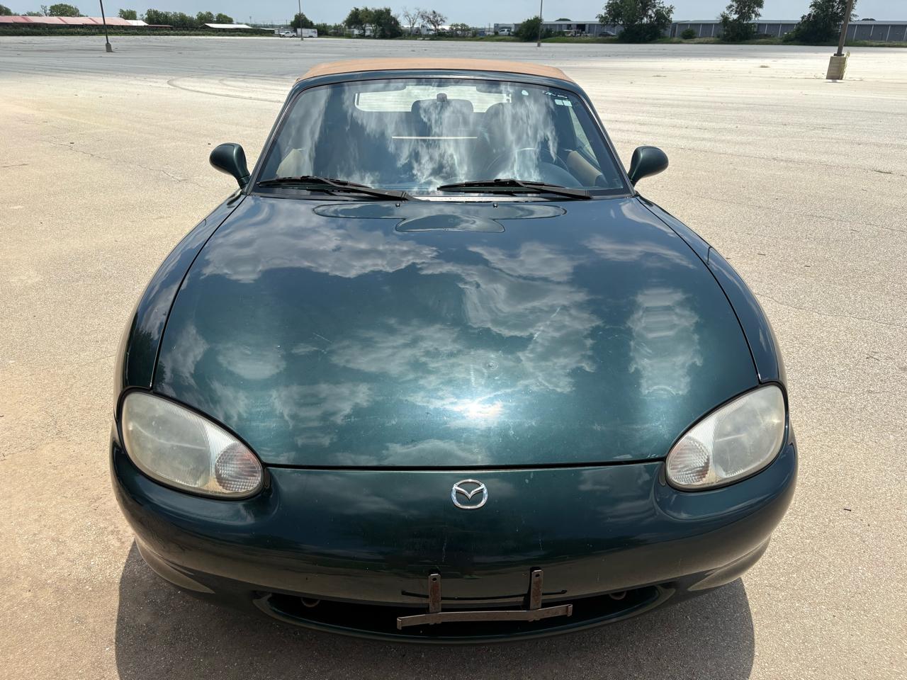 Mazda MX-5 Miata 2dr Convertible 1999