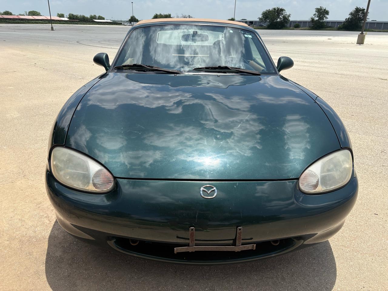 Mazda MX-5 Miata 2dr Convertible 1999