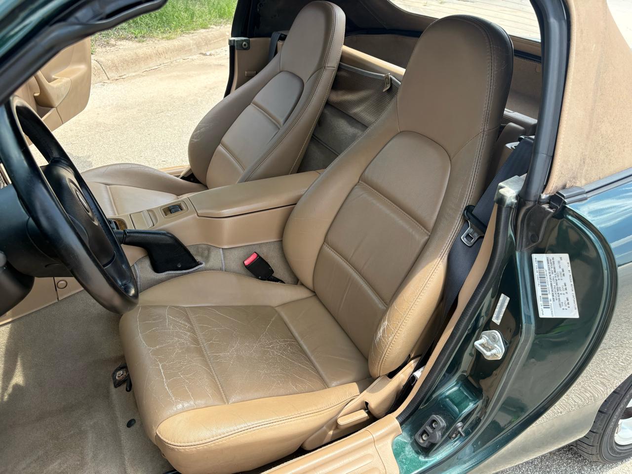 Mazda MX-5 Miata 2dr Convertible 1999