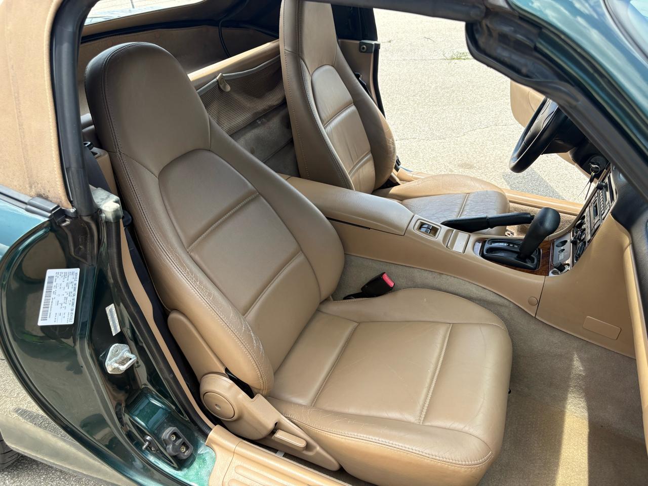 Mazda MX-5 Miata 2dr Convertible 1999