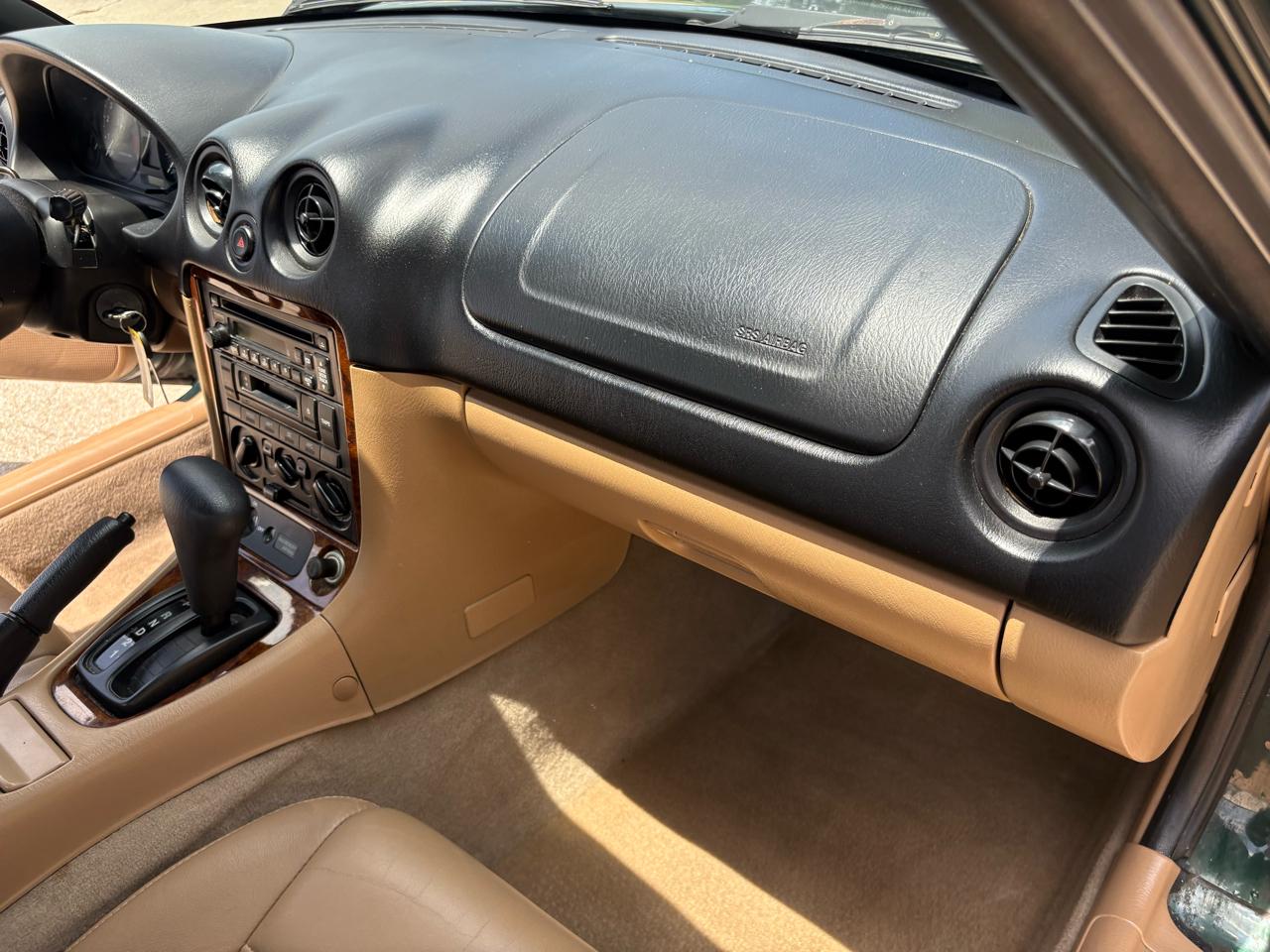 Mazda MX-5 Miata 2dr Convertible 1999