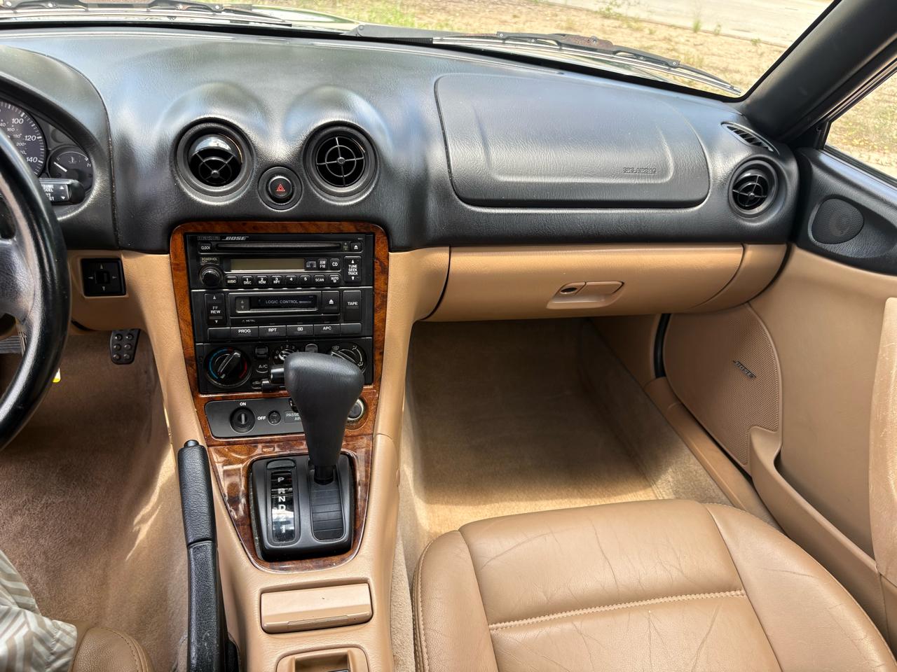 Mazda MX-5 Miata 2dr Convertible 1999