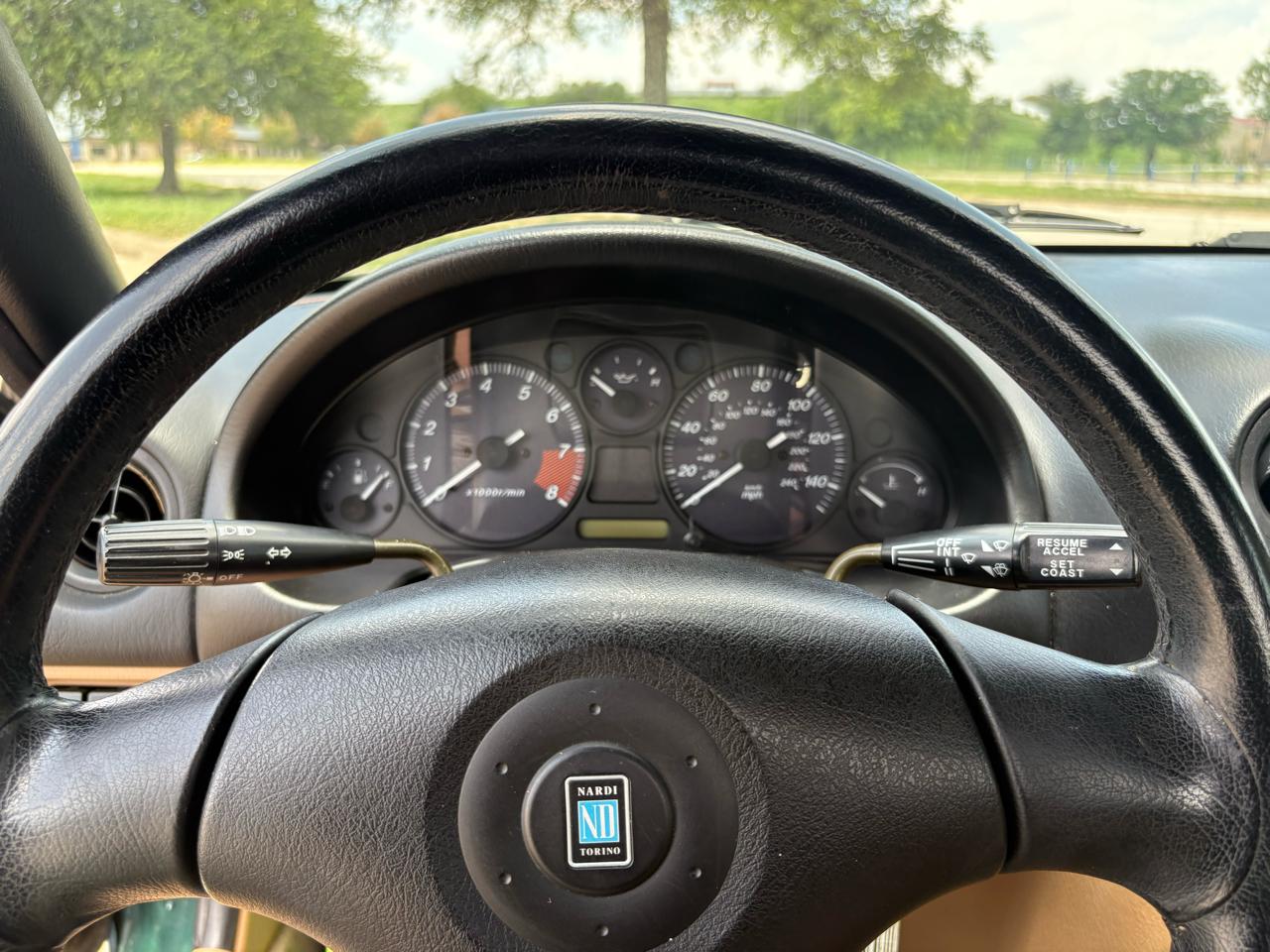 Mazda MX-5 Miata 2dr Convertible 1999