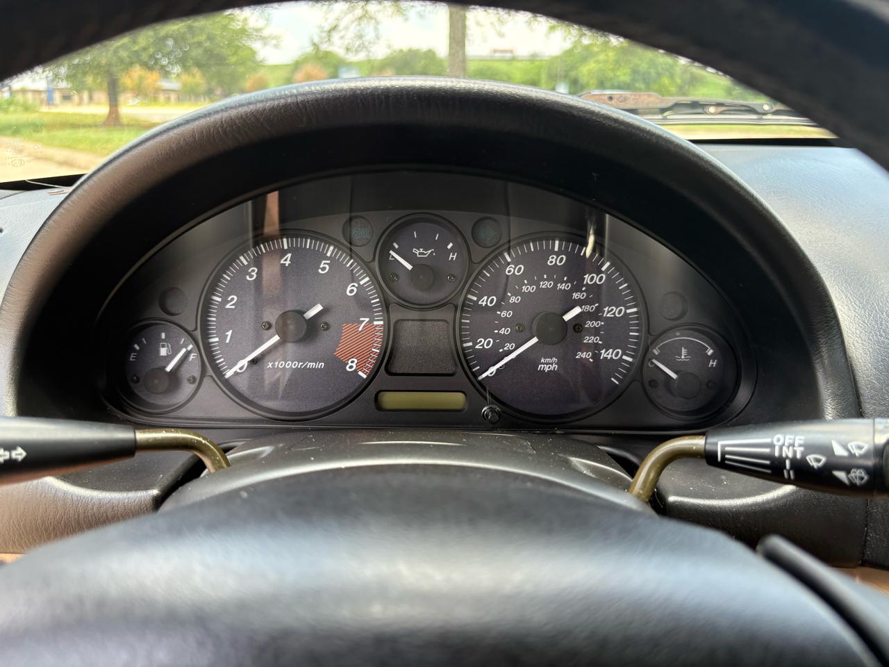 Mazda MX-5 Miata 2dr Convertible 1999
