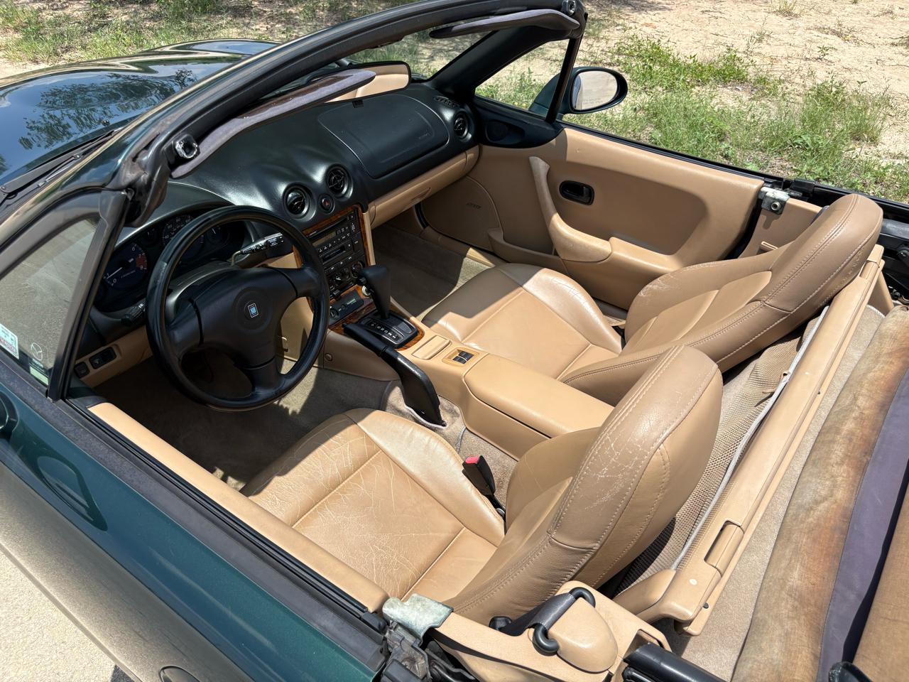 Mazda MX-5 Miata 2dr Convertible 1999