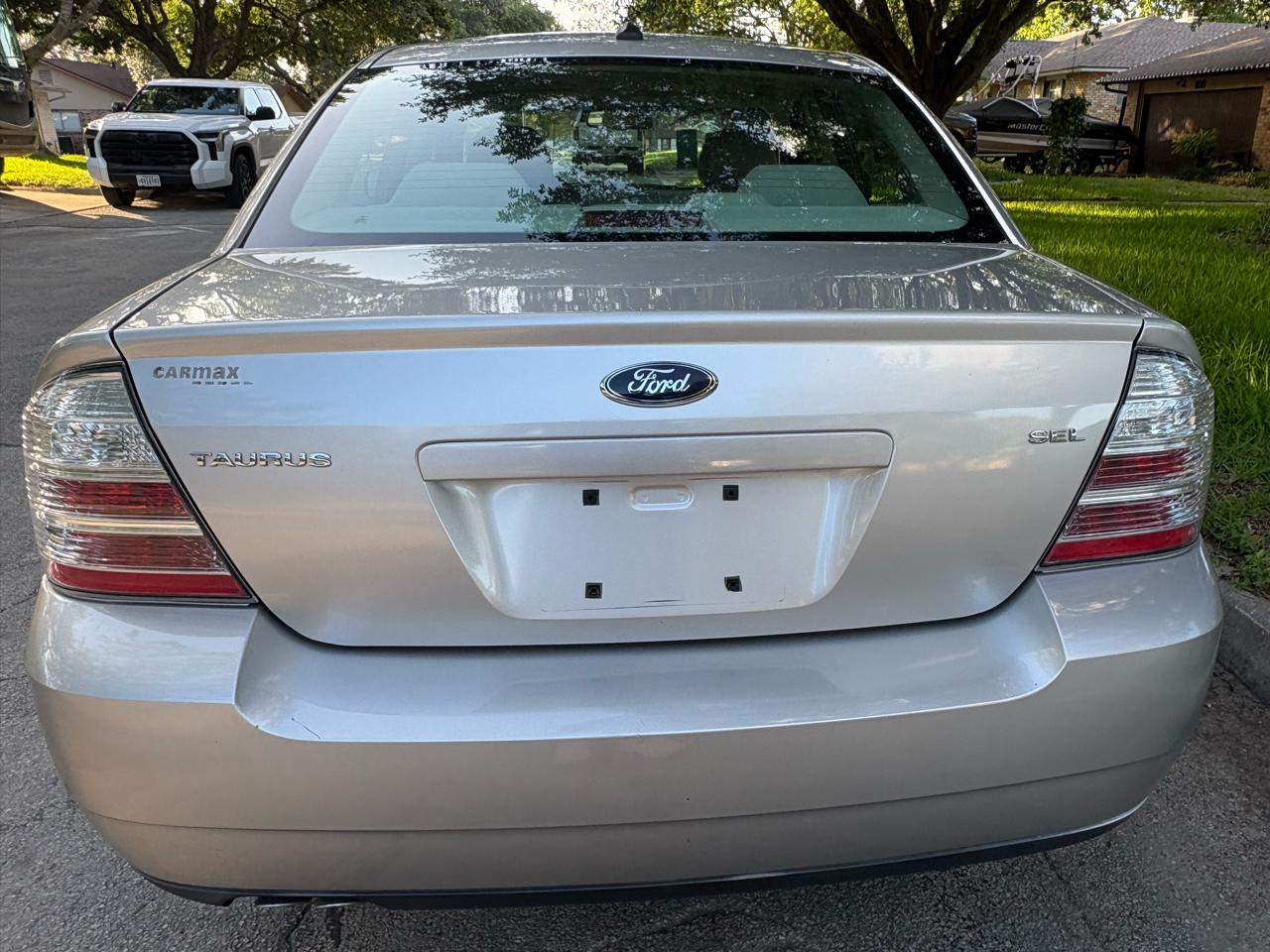 Ford Taurus 4dr Sdn SEL FWD 2008