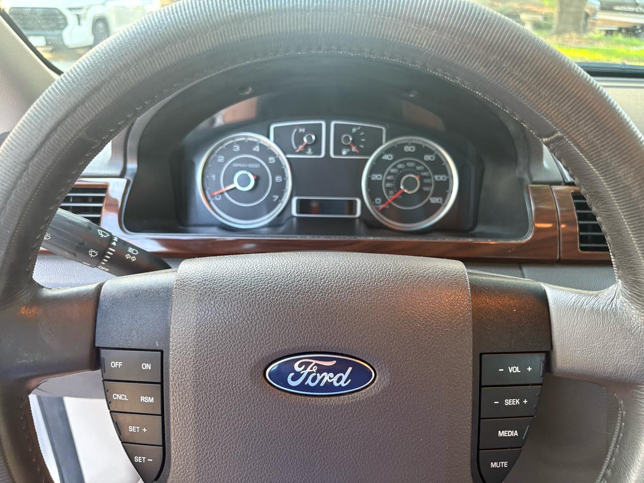 Ford Taurus 4dr Sdn SEL FWD 2008