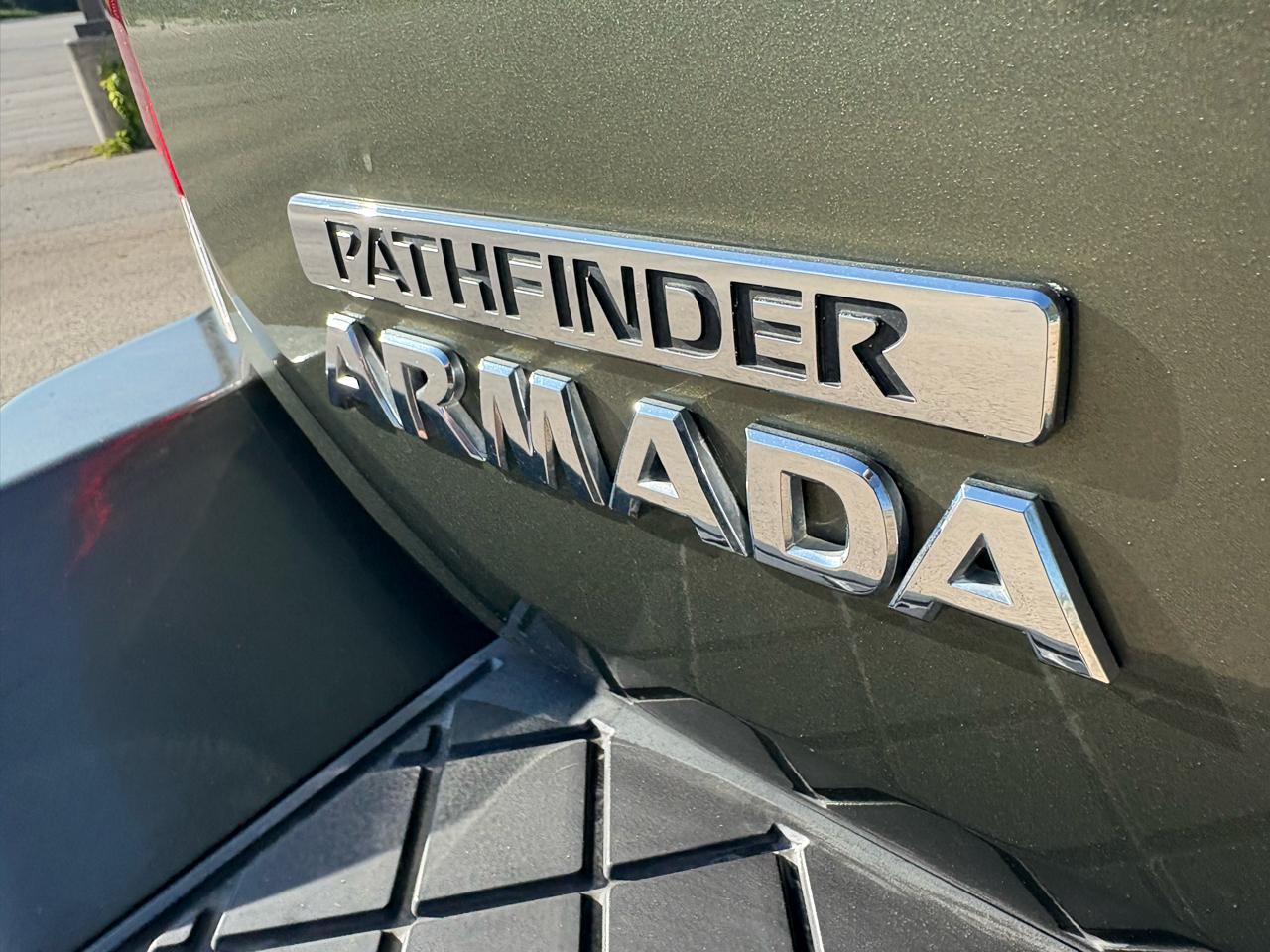 Nissan Armada 2WD 4dr SE 2004