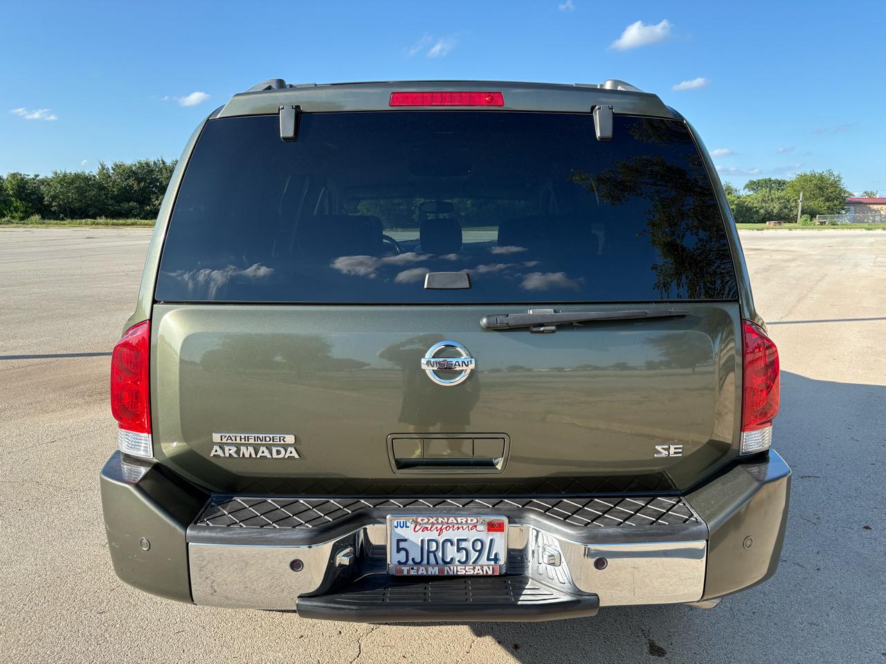Nissan Armada 2WD 4dr SE 2004
