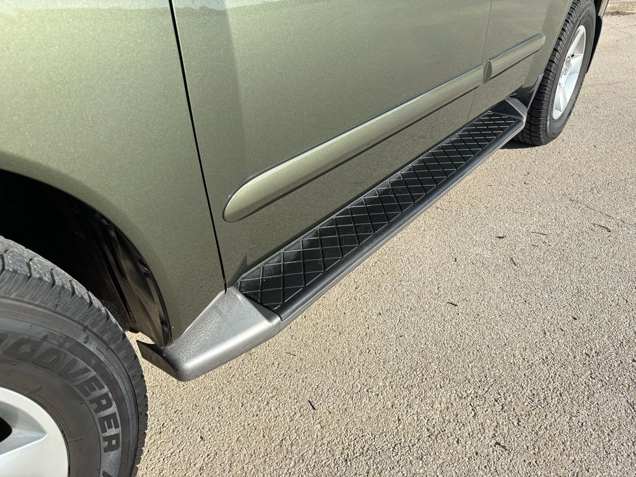 Nissan Armada 2WD 4dr SE 2004