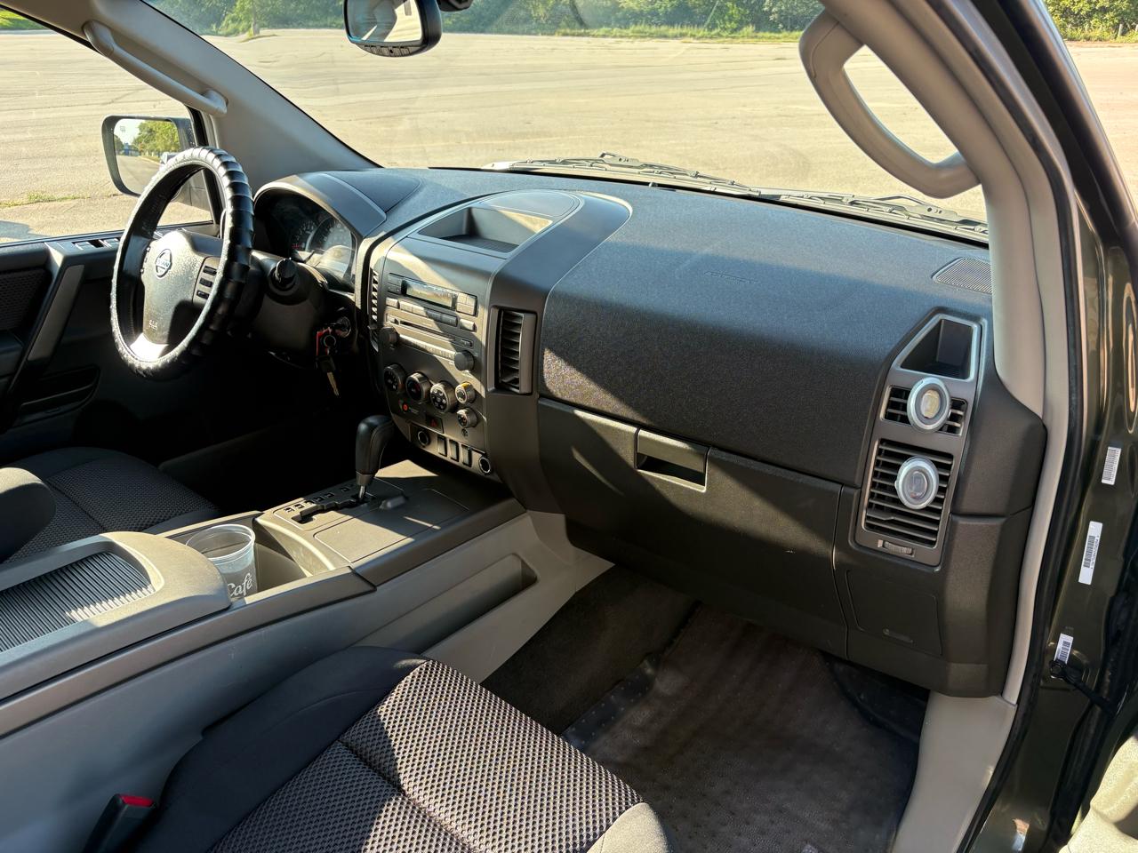 Nissan Armada 2WD 4dr SE 2004