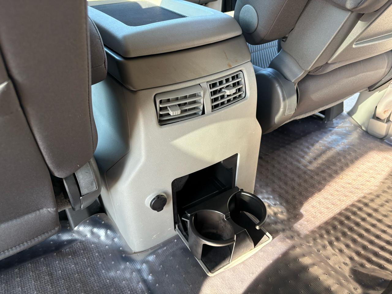 Nissan Armada 2WD 4dr SE 2004