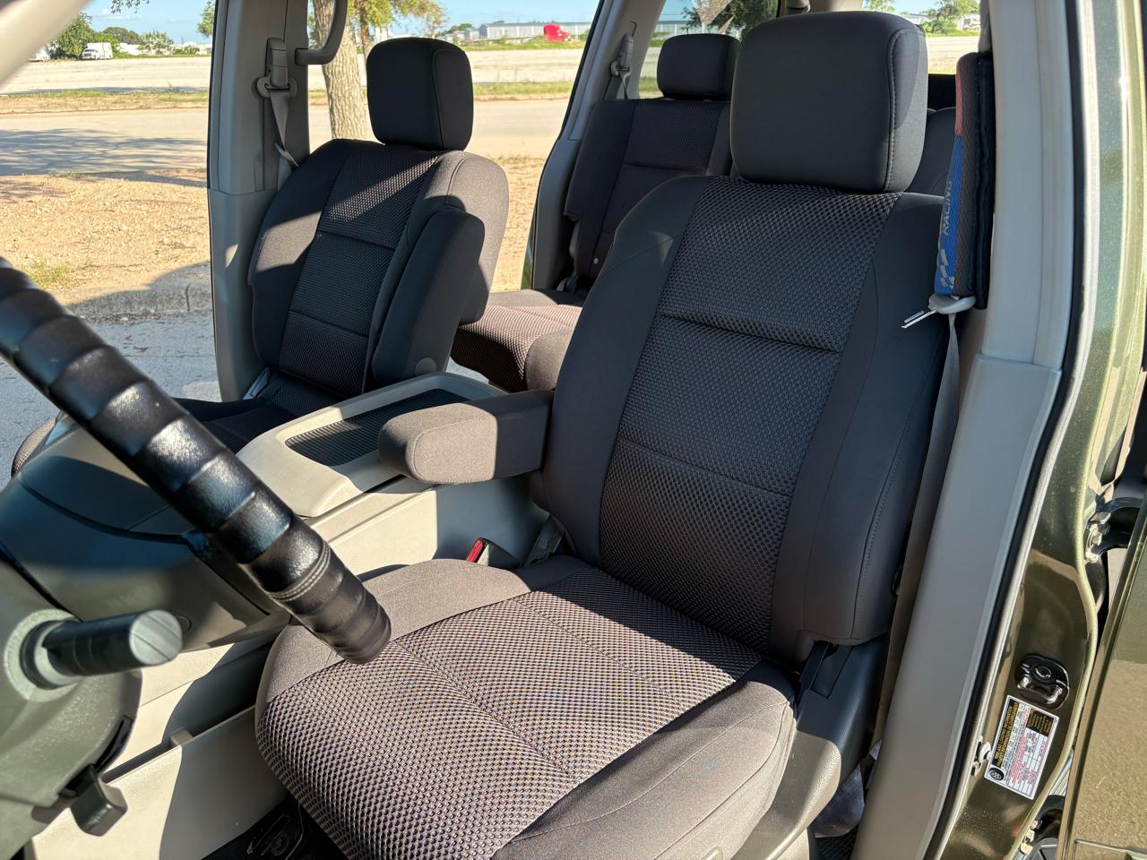 Nissan Armada 2WD 4dr SE 2004