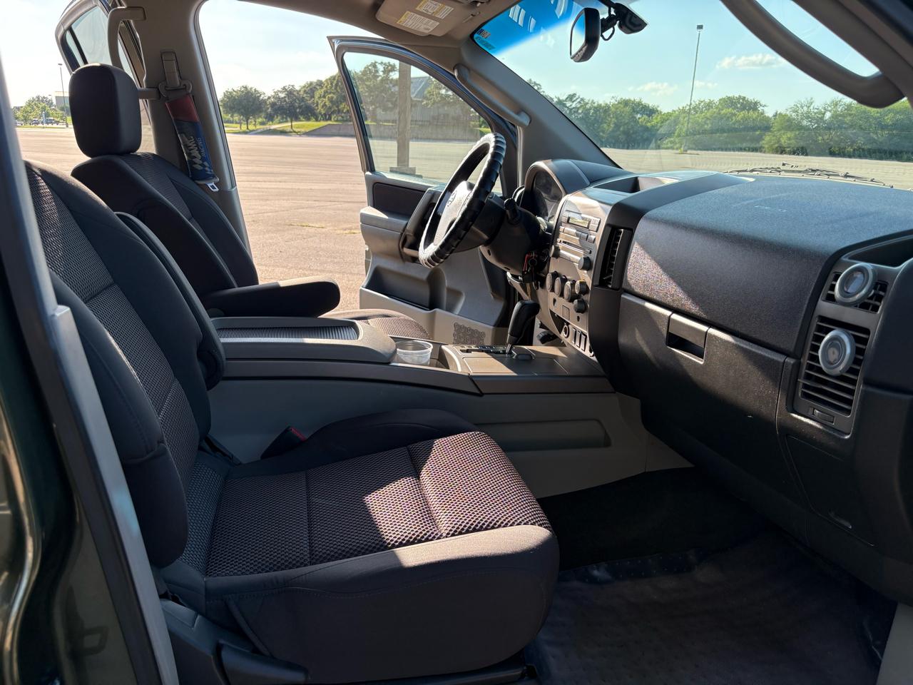 Nissan Armada 2WD 4dr SE 2004