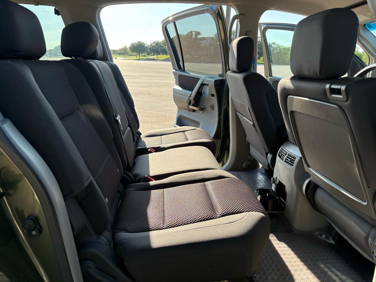 Nissan Armada 2WD 4dr SE 2004
