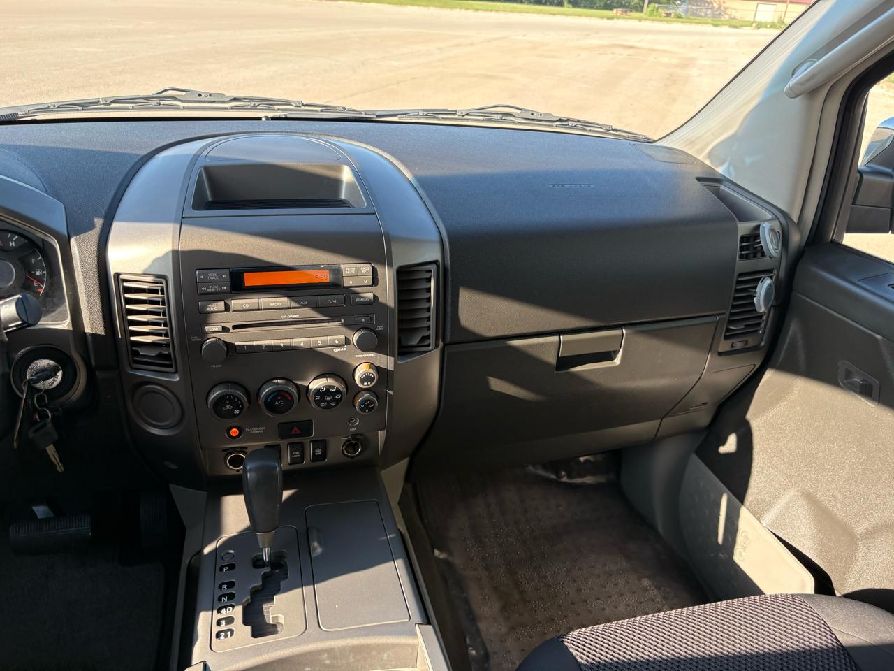 Nissan Armada 2WD 4dr SE 2004