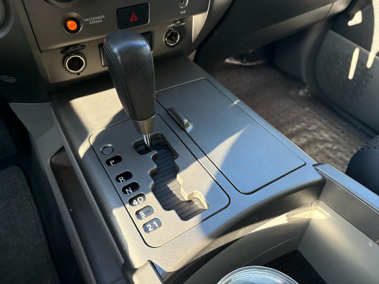Nissan Armada 2WD 4dr SE 2004