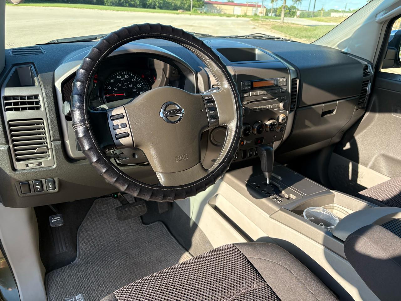 Nissan Armada 2WD 4dr SE 2004