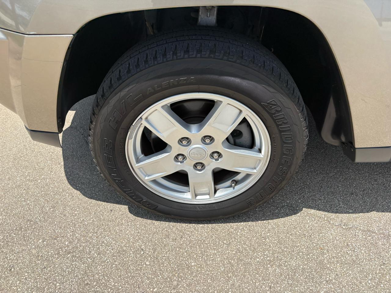 Jeep Grand Cherokee 4dr Laredo 4WD 2006